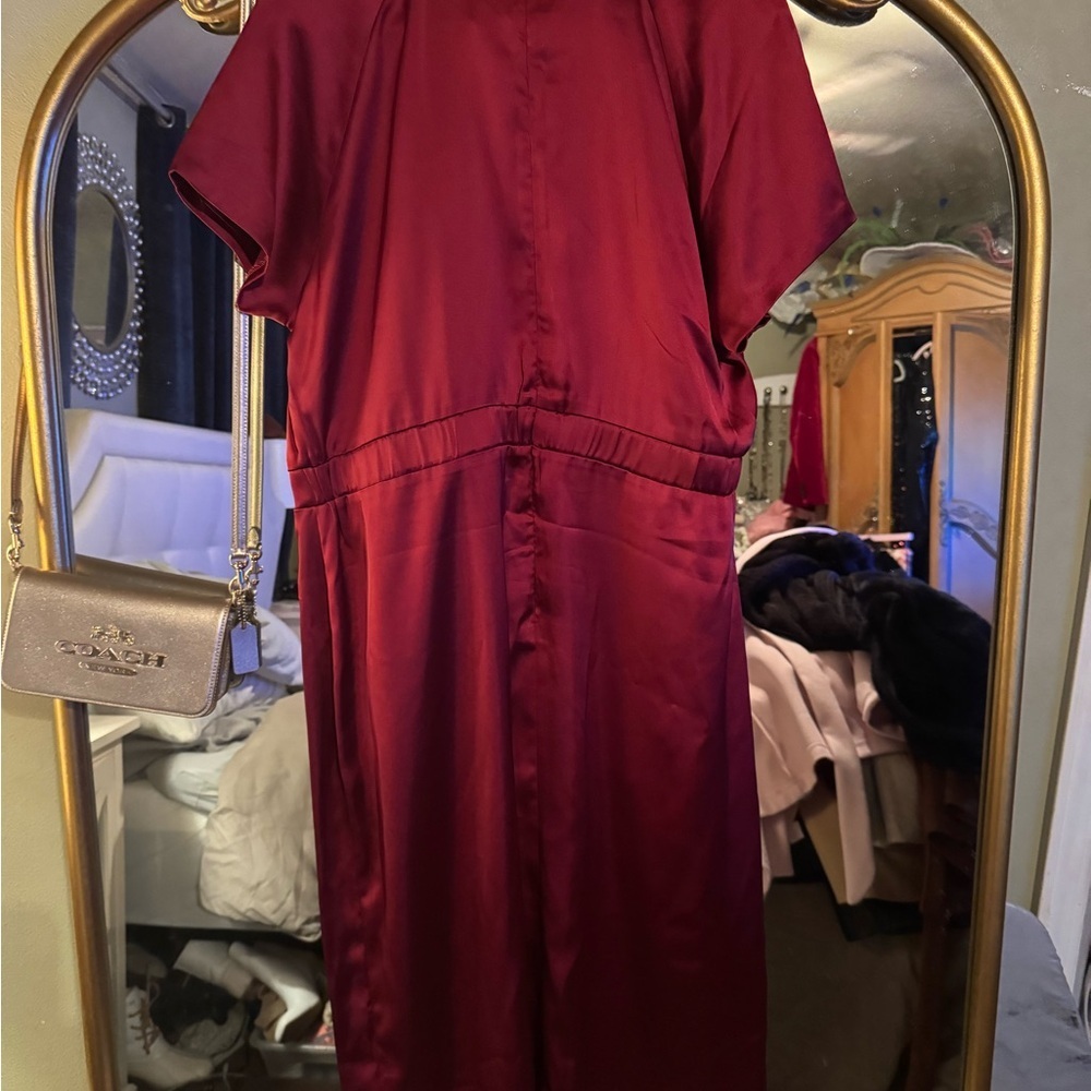 Red satiny short sleeve midi dress size xl new with tags - Picture 4 of 7
